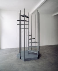 Ohne Titel, 2011. Stahl, Grundierung 263 x 143 cm  