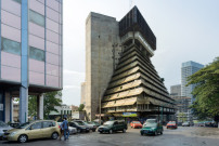 La Pyramide in Abidjan (Elfenbeinkste) von Rinaldo Olivieri, 1973 