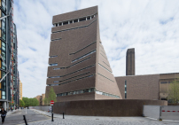 Mit der Erweiterung der Tate Modern fand in London noch ein weiteres wichtiges Projekt von Herzog de Meuron seinen Abschluss, Foto: Iwan Baan 