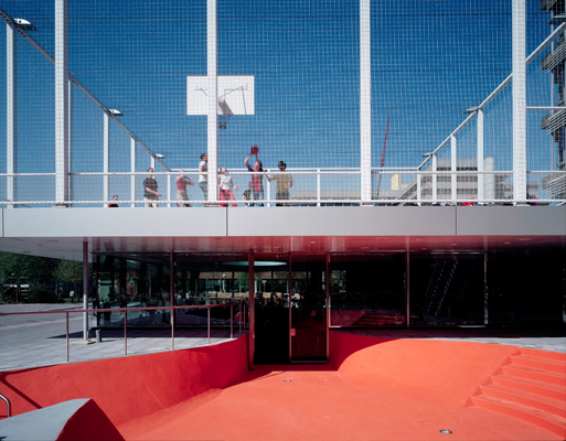 NL Architects: BASKETBAR CAFE WITH BASKETBALL PITCH
