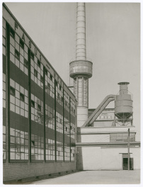 Ansicht von Hauptgebude und Kesselhaus von Süden, Fotografie von Albert Renger-Patzsch, 1952