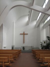 Innenraum der Kirche in Riola bei Bologna, Architekt Alvar Aalto, 1966 bis 1978.