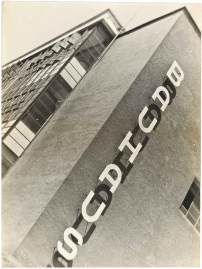 Bauhaus Gebude Dessau, Iwao Yamawaki 1930-32, Dessau 