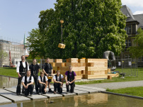 Richtfest des Final Wooden House im Skulpturenpark der Kunsthalle Bielefeld, Mai 2012 