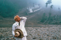 Klaus Kinski am Set von Fitzcarraldo. Szenenbild gestaltet von Henning von Gierke.  Werner Herzog Film GmbH 