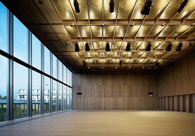 Nissen Wentzlaff Architekten entwarfen ein neues Gebudepaar fr den Roche-Standort Kaiseraugst. Im Bild das Veranstaltungsgebude.