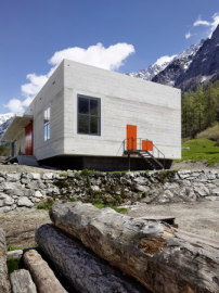 Öffentliche Bauten, Industrie und Gewerbe Silber: Magazzino und Atelier Miriam Cahn von Ruinelli Associati Architetti