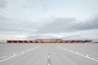 Da steht es und wartet auf die Inbetriebnahme: das fast fertige Flughafengebude von gmp, Foto: Marcus Bredt 