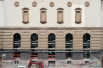 Fassade des Stdel-Altbaus mit dem Metzlersaal bereits ohne Fenster 