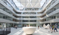 Das Kollegiengebude Mathematik des KIT Karlsruhe von Arge Ingenhoven architects und Meyer Architekten erhielt den Deutschen Hochschulbaupreis 2016.  ingenhoven architects