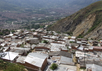 Informelle Siedlungen in erdrutschgefhrdeten Risikogebieten in Medellin, Kolumbien 