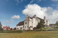 Das Hill House von 1904 von Charles Rennie Mackintosh ist ein Denkmal der hchsten Kategorie A der schottischen Denkmalliste.