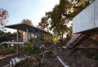 Yeoyeodang, Glashaus mit Wohnraum und Kche, rechts im Bild Daseodang 