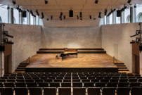 Der neue Orchestersaal liegt im Innenhof der vierflügeligen Anlage. 