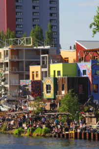 Das berühmte Holzmarkt-Areal in Friedrichshain gilt als Leuchtturm kreativer Stadtentwicklung. Silvia Carpaneto Architekten, Hütten und Paläste Architekten, Urban Catalyst Studio 