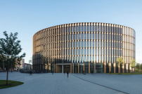 Die Rathauserweiterung Freiburg ist das erste ffentliche Netto-Plusenergiegebude dieser Art und Nutzung weltweit. 
