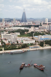 Es sollte ursprünglich mal das höchste Hotel der Welt werden: das Ryugyong Hotel in Pjöngjang, das sich seit 1987 im Bau befindet. 