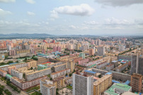 Blick vom Monument der Chuch'e-Ideologie auf die nordkoreanische Hauptstadt Pjöngjang  