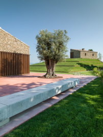 Das luxuriöse Wohnhaus von GGA in den Hügeln Urbinos. 