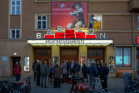 Debattiert wird wieder in Hans Poelzigs Kino Babylon am Rosa-Luxemburg-Platz. 