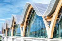 Die Dach-Konstruktion des Terminal 2 in Mactan besteht komplett aus Brettschichtholz. 