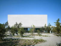 Nissen Wentzlaff Architekten entwarfen ein neues Gebudepaar fr den Roche-Standort Kaiseraugst. Im Bild das Veranstaltungsgebude. 