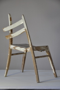 Ohne Titel (Alter Stuhl), Kchenstuhl manipuliert, 1988 