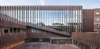 Die Materialitt des Kontextes verwendeten BAAS arquitectura bei ihrem Neubau in Katowice weiter.