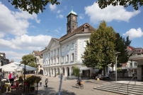 Der Bau des Kaufhauses leitete Ende des 18. Jahrhunderts in Langenthal, das dieses Jahr mit dem Wakkerpreis ausgezeichnet wird, den Wandel vom Dorf zum Städtchen ein.  
