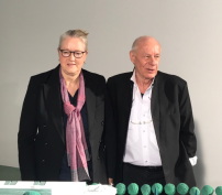 Charlotte Frank und Axel Schultes auf der Pressekonferenz im Kanzleramt bei der Vorstellung ihrer Entwrfe fr desssen Erweiterungsbau 