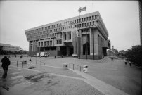 Boston City Hall, Aufnahmen von 1981, 13 Jahre nach ihrer Fertigstellung 
