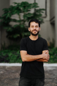 Paulo Tavares ist Architekt und ebenfalls Ko-Kurator der Chicago-Biennale 2019 
