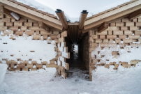 Versetzte Massivholzblöcke: Die Bauweise der Chalets lässt sich als Update der traditionellen Blockbauweise lesen.