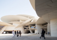 Das neue Nationalmuseum von Katar entstand nach Plänen von Jean Nouvel neben dem alten Herrscherpalast.