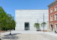 Das neue Bauhaus-Museum Weimar von Heike Hanada spielt mit dem klassischen Architekturvokabular und wagt wenig Neues.