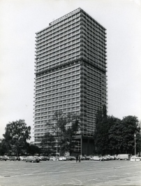 Abgeordnetenhochhaus Langer Eugen von Egon Eiermann; Ansicht von Osten, um 1970 