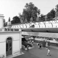 Bahnhof Zürich Stadelhofen von Arnold Amsler, Santiago Calatrava und Werner Rüeger, 1990. 