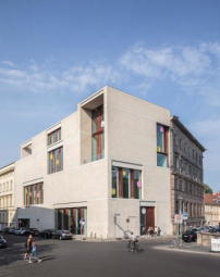 Das neue Bildungszentrum im Haus Bastian von David Chipperfield Architects.  