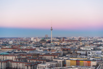 Grtenteils flach: In Berlins Mitte berragen bisher nur wenige Bauten die einheitliche Traufhhe von 22 Metern.  