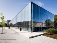 Das neue Bauhausmuseum in Dessau, entworfen vom jungen spanischen Bro addenda architects. 