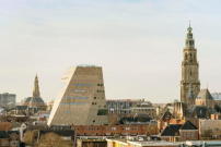 Turmbau zu Groningen: Das Forum dominiert nun neben einigen Kirchtürmen die Skyline der Stadt. 