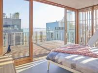 Wer mchte nicht so aufwachen? Blick vom Bett auf die IJ.