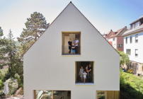 1. Preis Bauen im Bestand: Umbau eines Mehrfamilienhauses in ein Doppelhaus in Stuttgart, Frey Architekten (Stuttgart) 