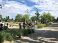 Der Spielplatz wurde mit Kindern und Jugendlichen aus den umliegenden Kiezen gestaltet.
