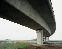 Hans-Christian Schink, A 9/A 38, Autobahnkreuz Rippachtal (1), aus der Serie Verkehrsprojekte, 1995–2003
