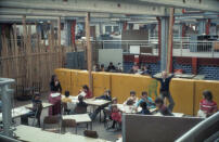 Unterricht auf einem der Felder der Laborschule Bielefeld, Sommer 1977 