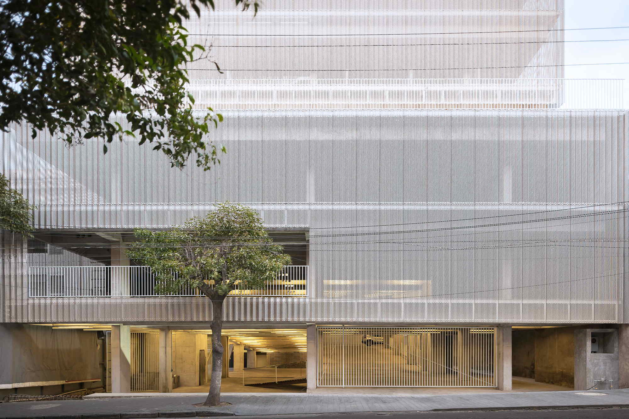 mixed use gebaude von frpo rodriguez oriol in toluca