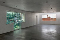 Ausstellungsansicht von „Haus Gropius – Fiktional: Sofia Dona, Mara Genschel und Andrea Acosta“.