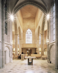 Preis in der Kategorie „Bauen im Bestand“: Wiederaufbau der Kirche St. Martha in Nürnberg von Florian Nagler Architekten, München