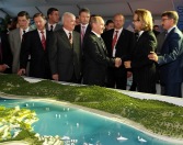 Putin und Egeraat beim Shake-Hands